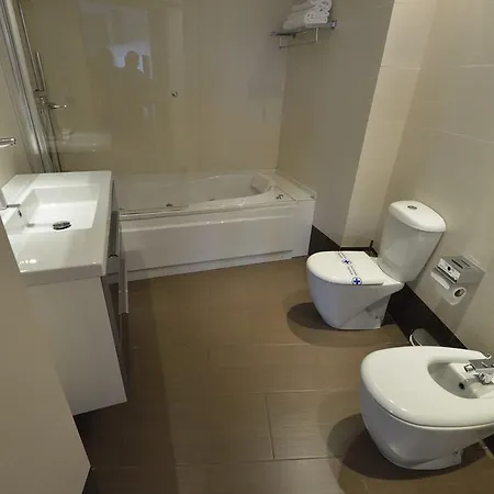 فندق Ciutat D'amposta 3*