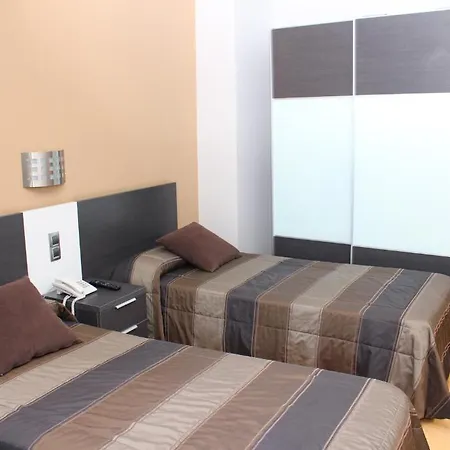 فندق Ciutat D'amposta 3*
