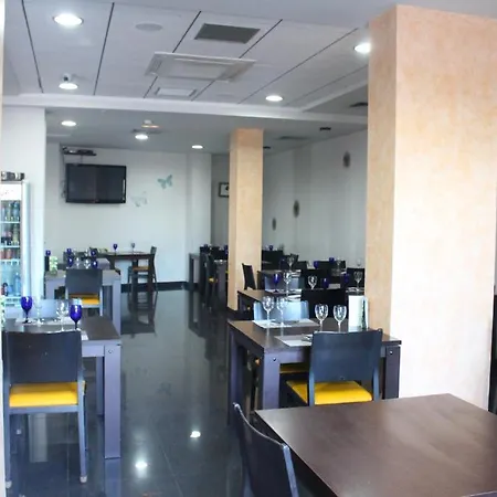 فندق Ciutat D'amposta 3*