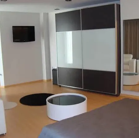 Ciutat D'amposta 3* أمبوستا